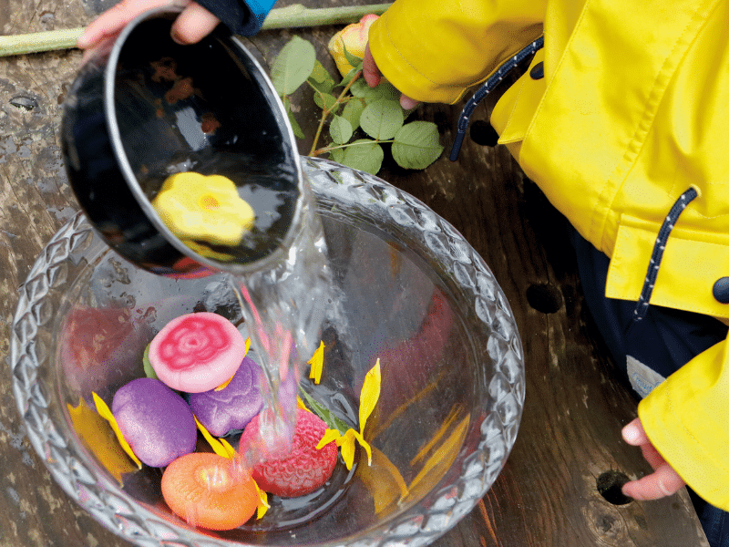 Fleurs - Collection Sensory Play Stones - Yellow Door – Image 2
